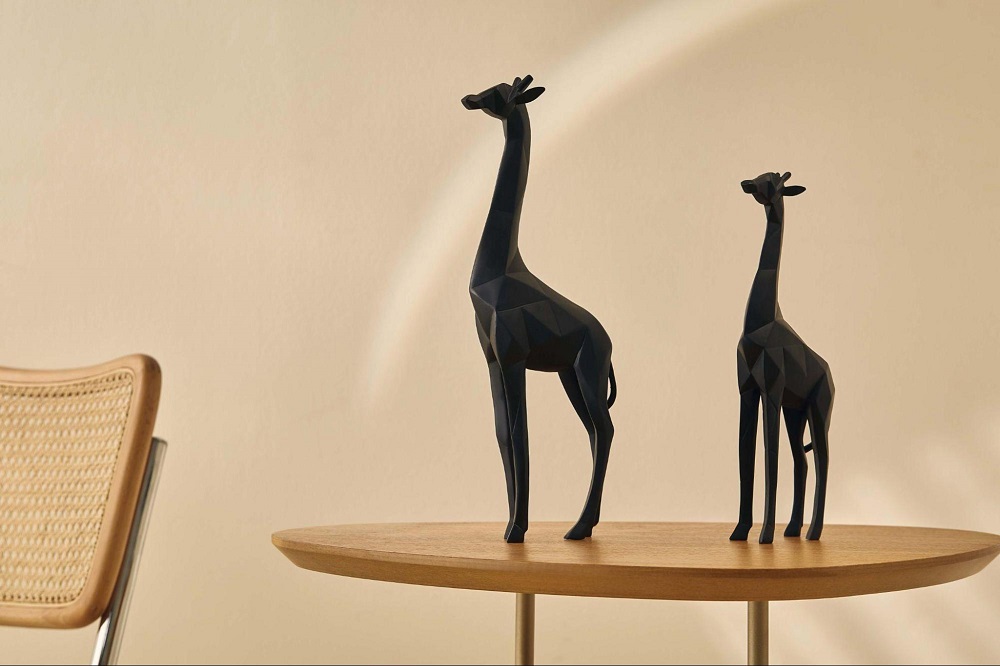 esculturas decorativas girafas em preto