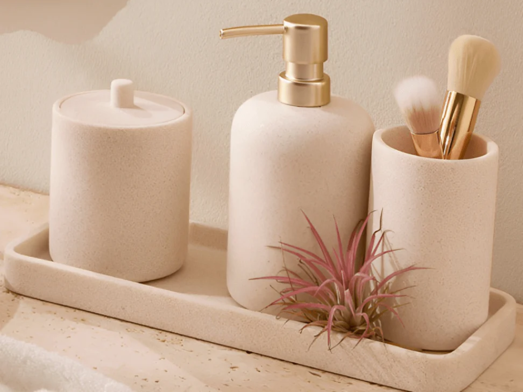 5 dicas de como decorar banheiros pequenos com praticidade e estilo 4 3 1