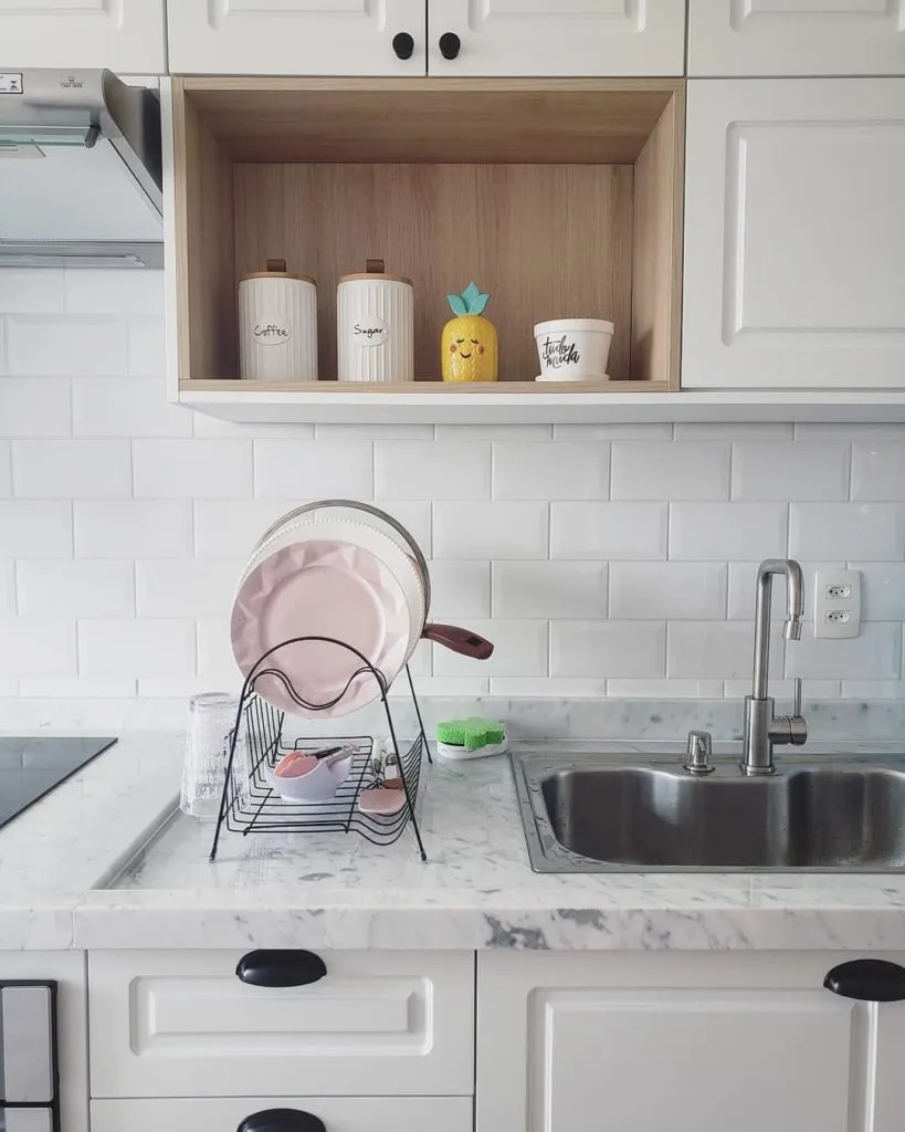 Cores na decoração, dicas de como usar 9 combinações com preto fosco na bancada da cozinha