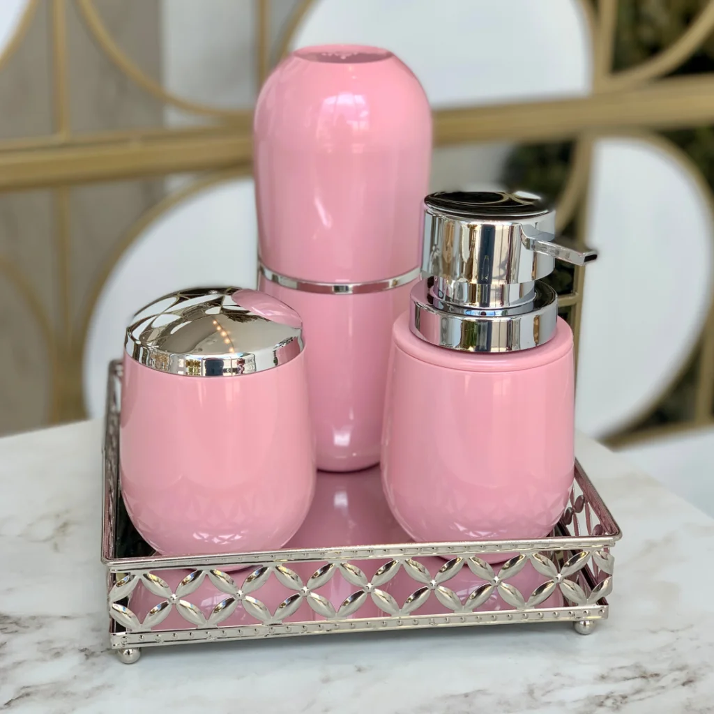 Acessórios para banheiro: Uma bancada mais bonita 1 Kit de Acessórios de Banheiro Lavabo Belly Rosa e Cromado 3 Peças