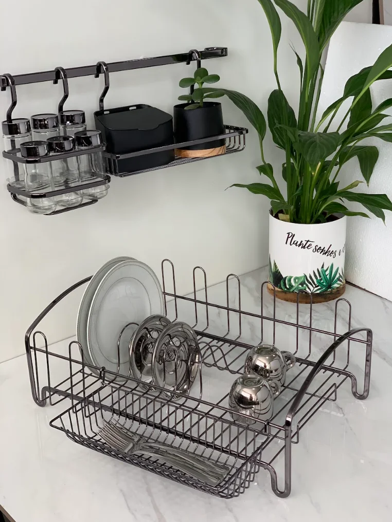 acessórios em barra ônix para decorar sua cozinha pequena de apartamento